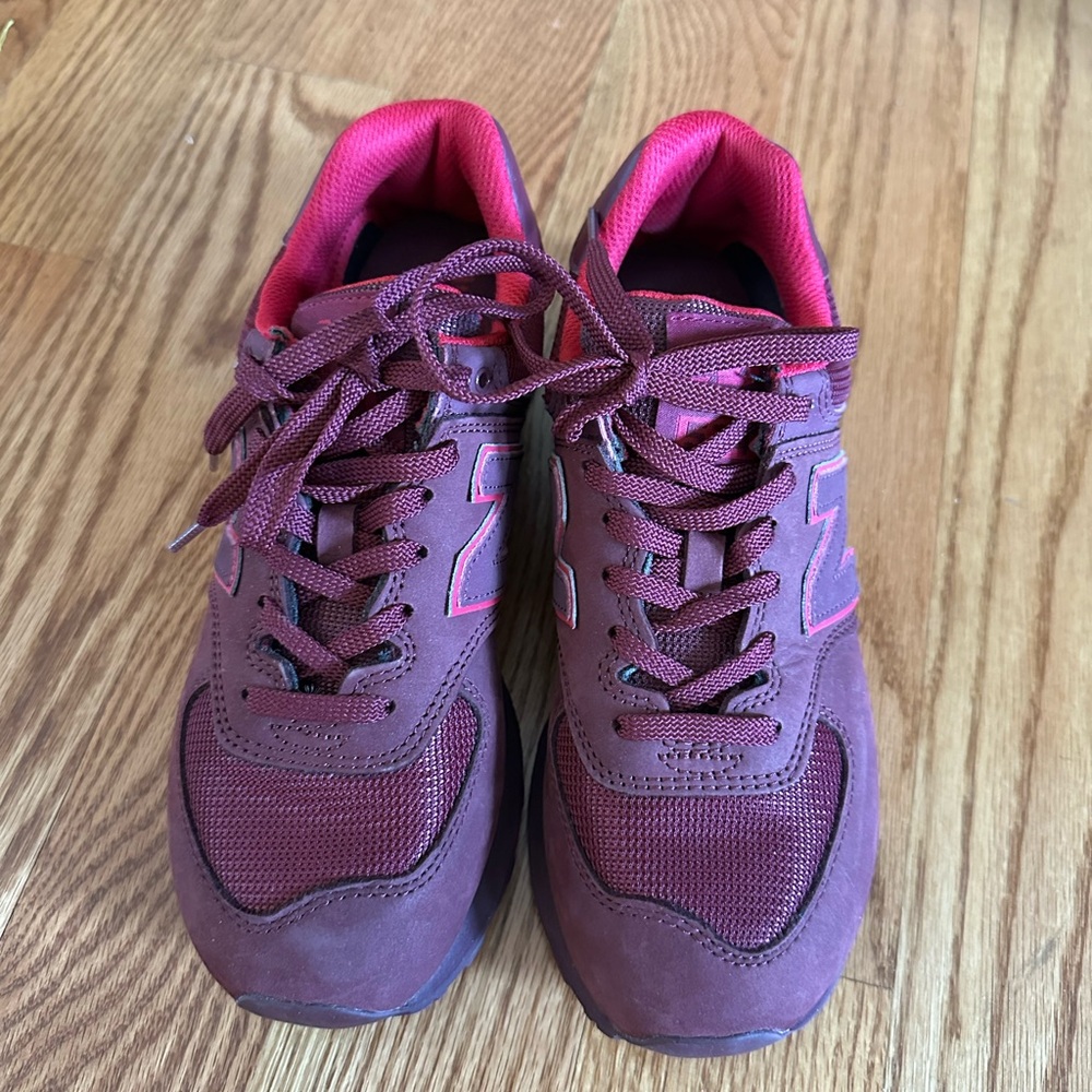 New Balance Women's Maroon Sneakers